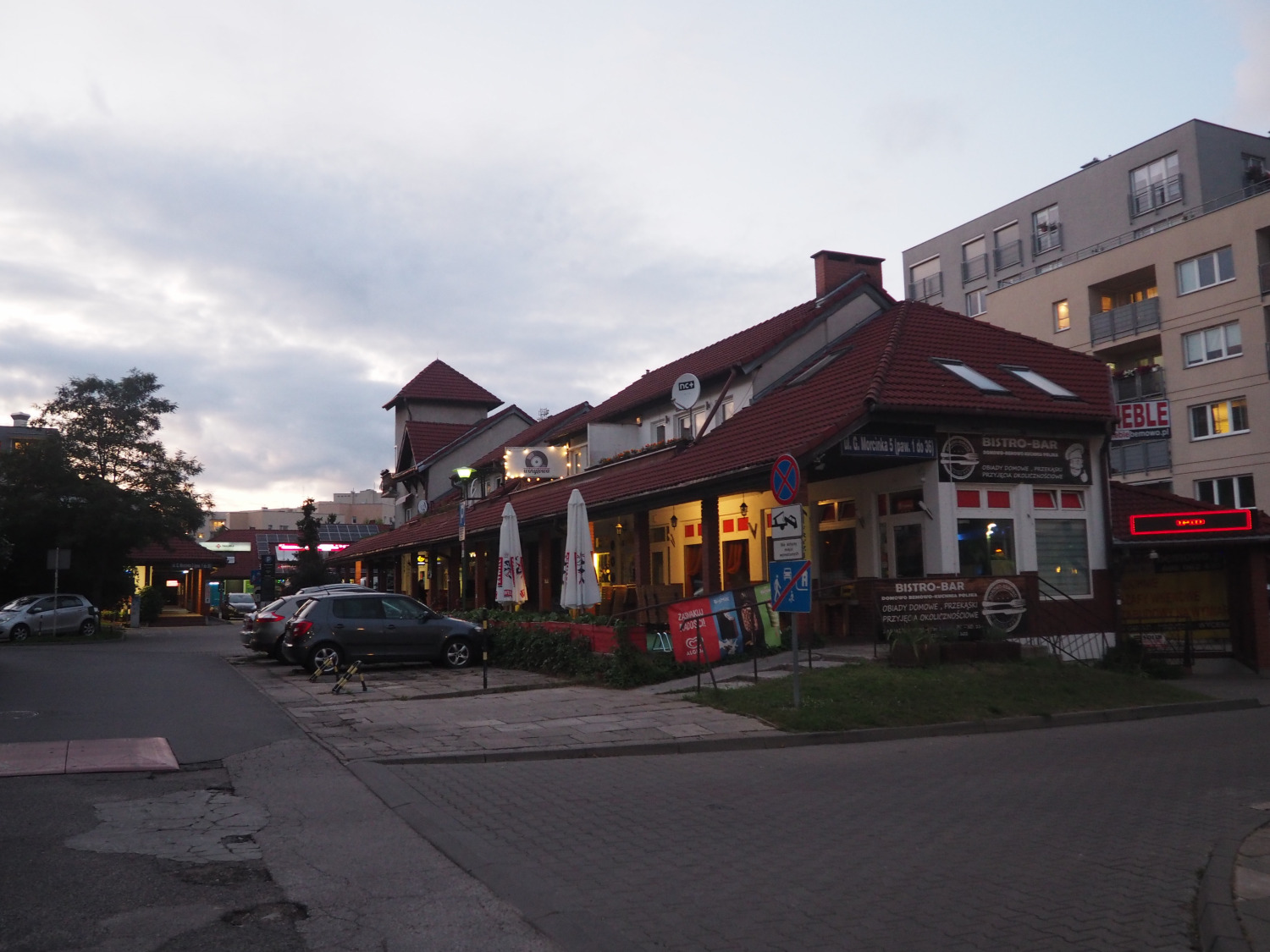 Zdjęcie architektury budynku Pawilony handlowo-usługowe